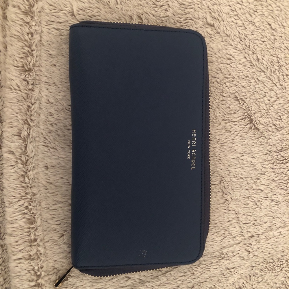 Henri Bendel Wallet